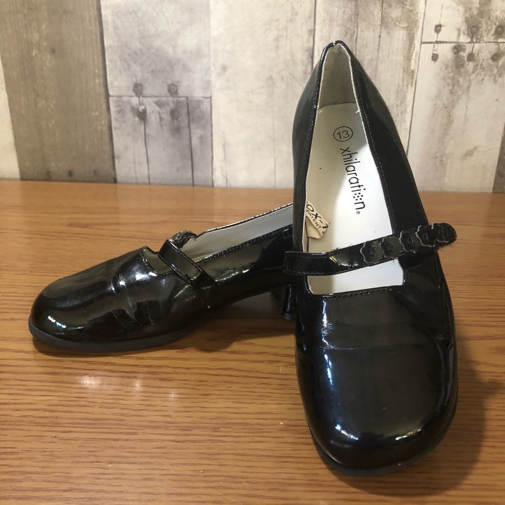 Little girls black dress shoes.